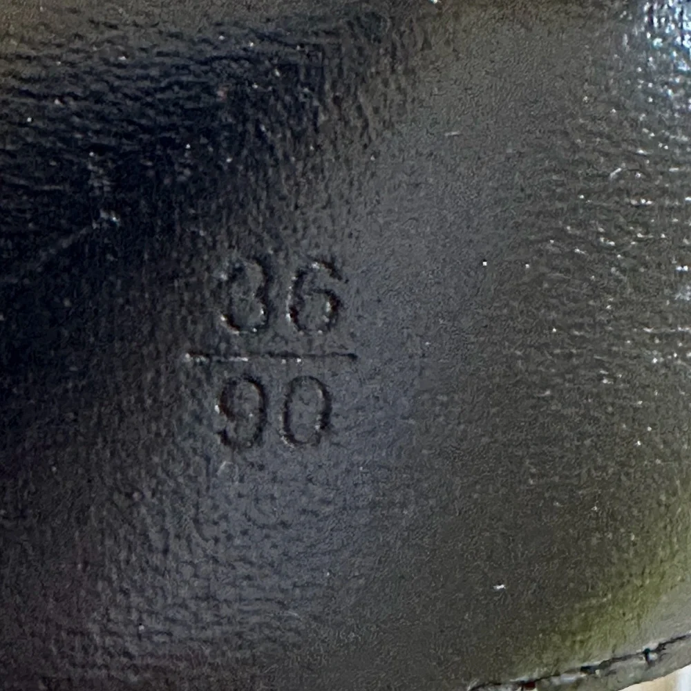 Burberry Haymarket Check Belt With Black hardware - Picture 6 of 6